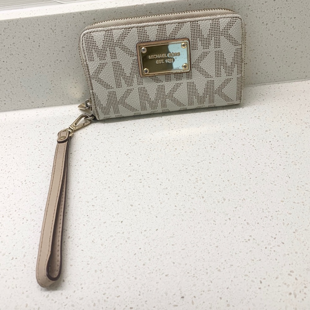 Michael Kors White Monogram Zip Wallet Wristlet